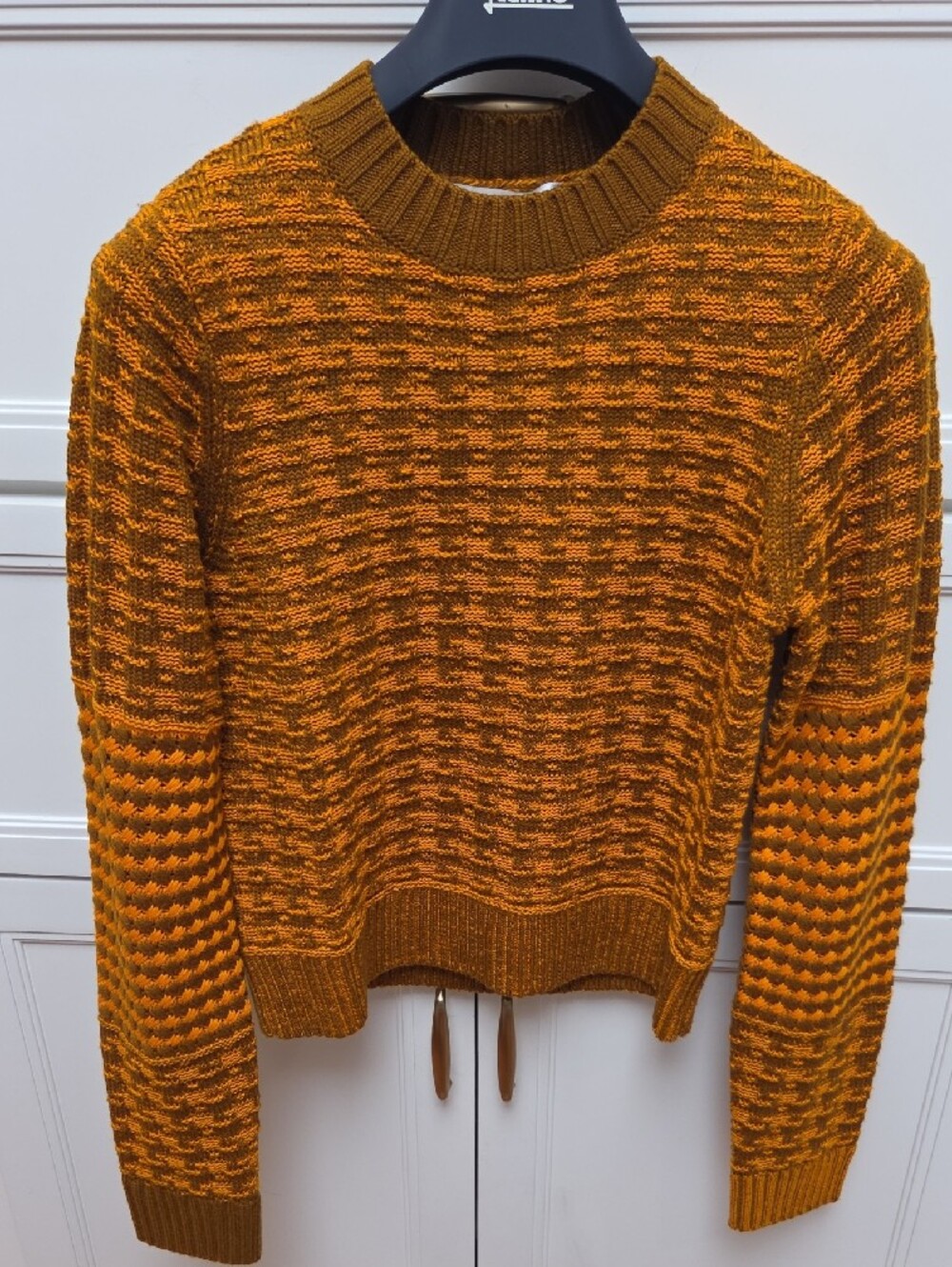 Victoria Beckham Women's Two-Tone Orange Cropped Knit Crewneck Sweater (S) - Picture 8 of 13